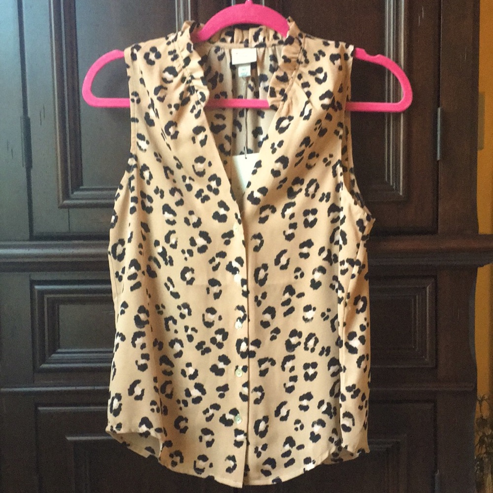 A New Day nwt xs leopard sleeveless blouse.